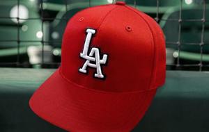 Casquette réglable rouge logo LA blanc